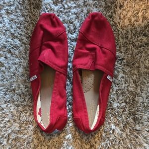 TOMS Women's Vibrant Red Canvas Loafers
